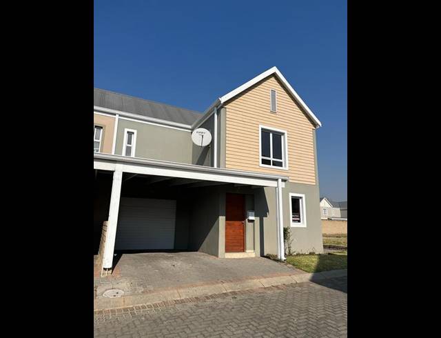3 BEDROOM TOWNHOUSE FOR SALE IN RIVERSPRAY LIFESTYLE ESTATE